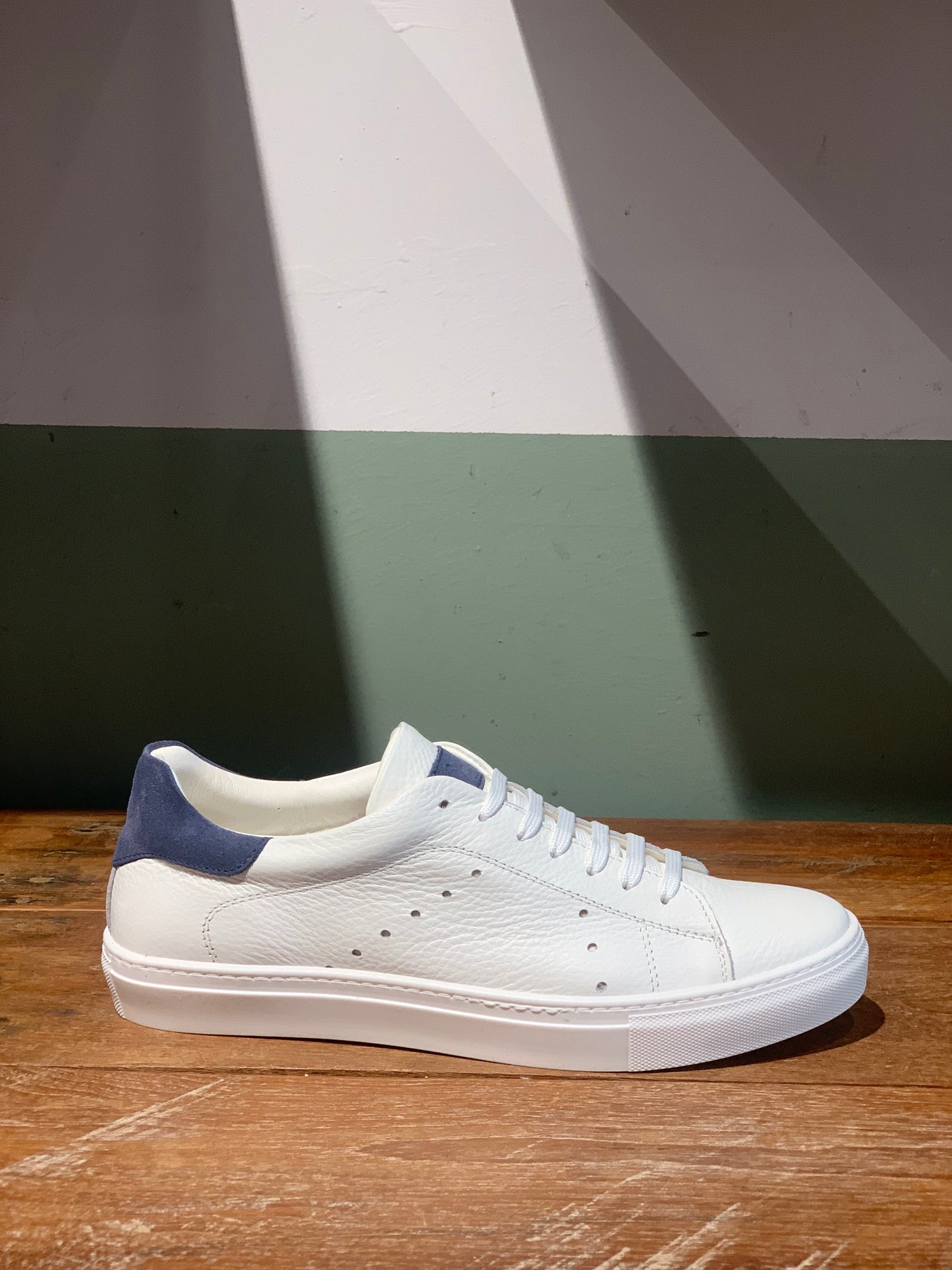 FEDE. sneakers  jeans